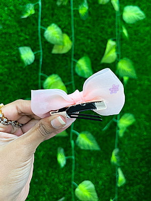 Bow hair clip
